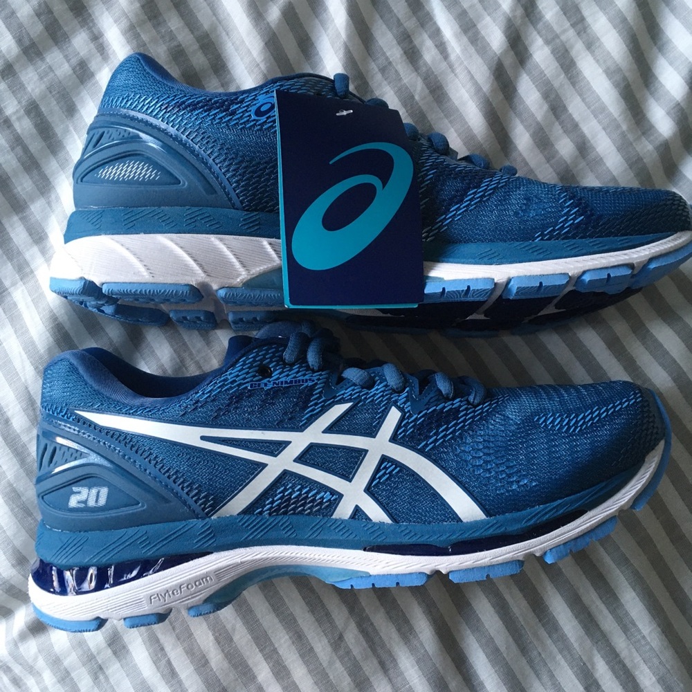 NEW Asics gel nimbus 20 women’s 9.5 running shoes